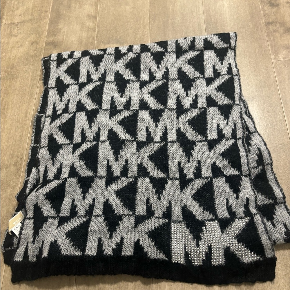 W MK monogram scarf